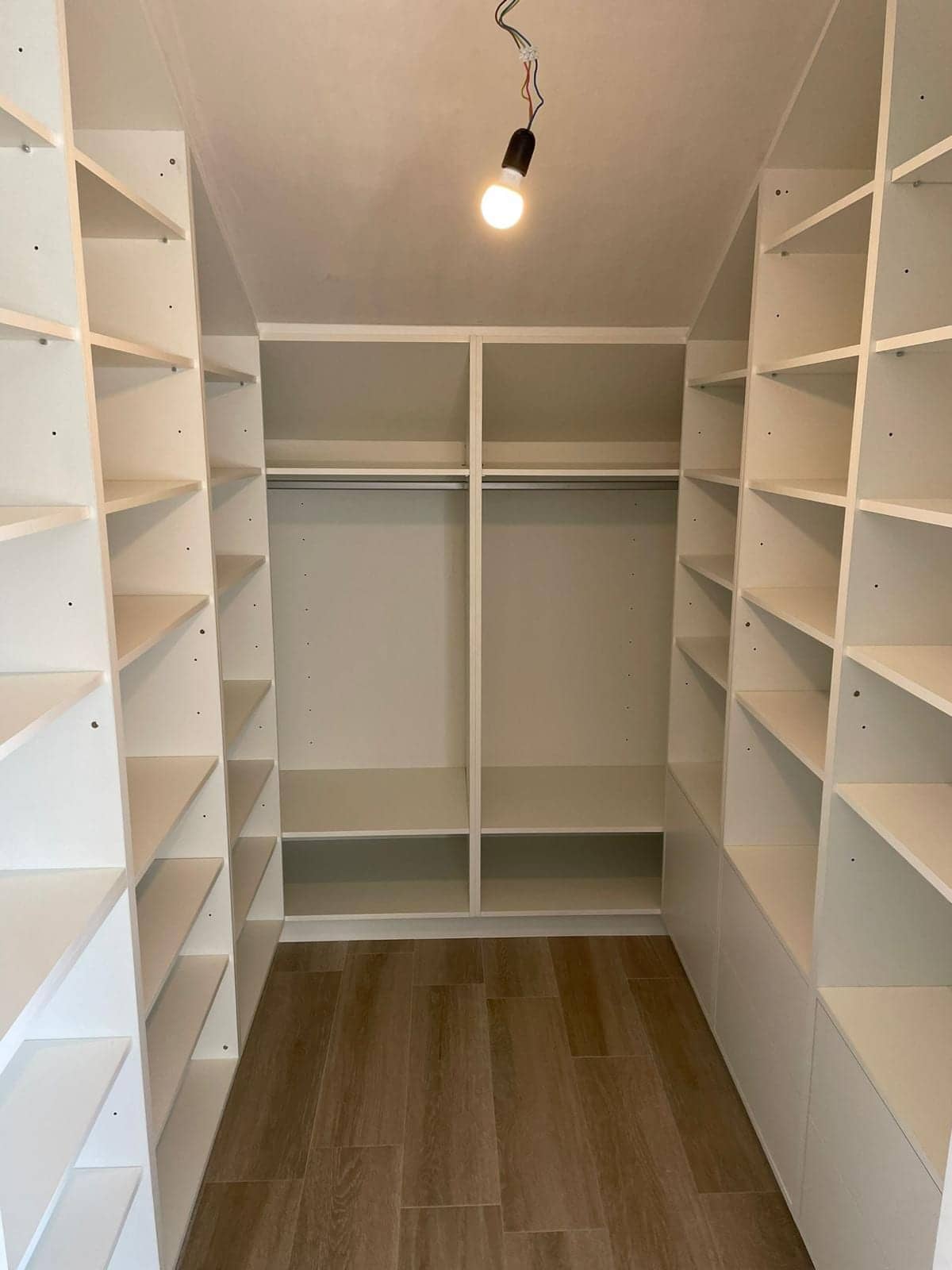 Dressing met hangruimte achteraan